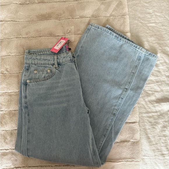 Edikted Raelynn Washed Low Rise Jeans - Picture 1 of 6